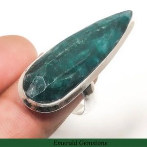 Elegant Emerald Gemstone Handmade Ring
